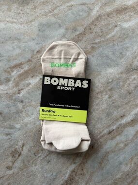 BOMBAS Womens RunPro Ankle Socks - M Medium - Pebble Sand / Cream